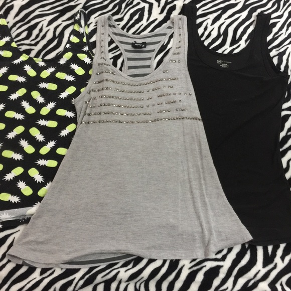 All 4 tank tops lot / set / bundle - Picture 7 of 7